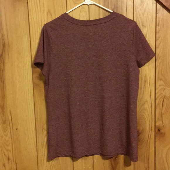 Burgundy red t shirt - Picture 2 of 3